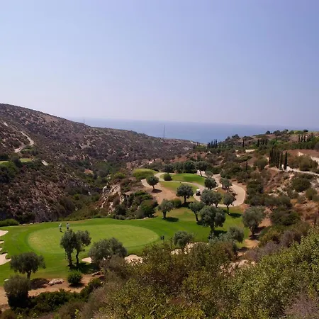 Beautiful Dionysus With Private Pool In Peaceful Location - Aphrodite Hills 别墅 *